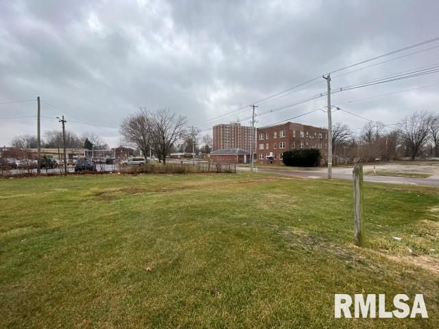 154 W Main St, Galesburg, IL 61401